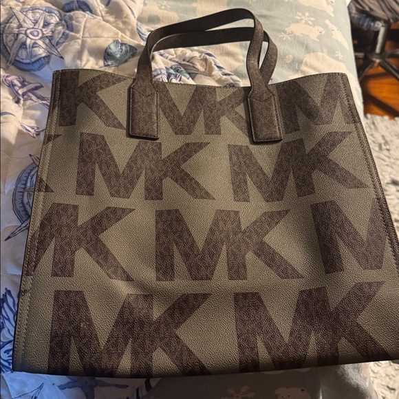 MICHAEL KORS TOTE - Picture 6 of 8